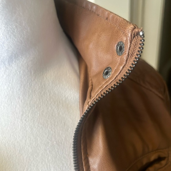 Ci sono faux leathered small woman’s jacket - Picture 7 of 16